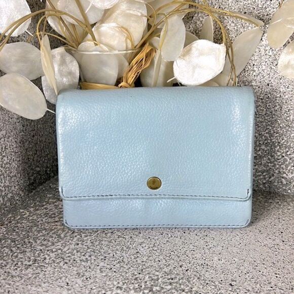 Fossil Baby Blue Genuine Leather Wallet - Picture 1 of 7